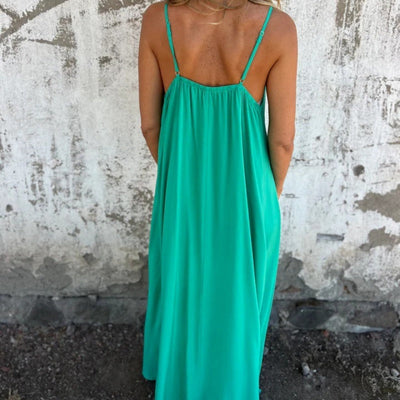 Élena | Robe Élégante à Encolure en V™